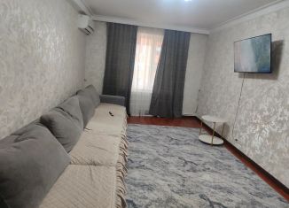 Сдается двухкомнатная квартира, 60 м2, Дагестан, улица Г. Гамидова, 87А