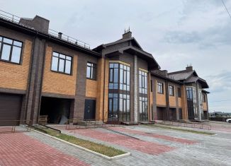 Продам таунхаус, 282.3 м2, село Калинино, улица 75 лет Победы, 30