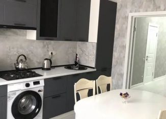 Аренда двухкомнатной квартиры, 67 м2, Каспийск, проспект Акулиничева, 5