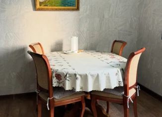 Сдаю 2-ком. квартиру, 60 м2, Дагестан, улица Абдулхакима Исмаилова, 76