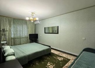 Сдаю 2-комнатную квартиру, 65 м2, поселок городского типа Дубки, посёлок городского типа Дубки, 12