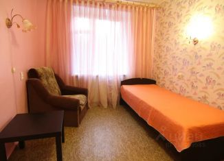 Сдача в аренду четырехкомнатной квартиры, 71 м2, Ленинградская область, проспект Героев, 70