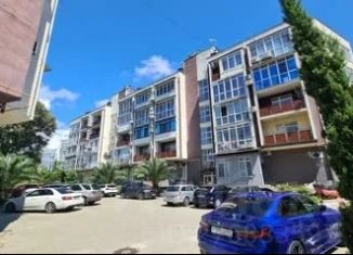 Сдаю в аренду 1-ком. квартиру, 40 м2, Сочи, улица Ленина, 172, микрорайон Центральный