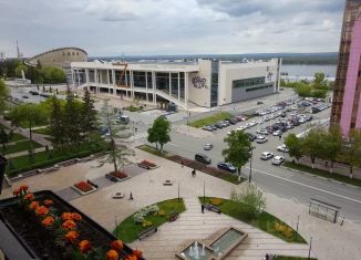 Сдам двухкомнатную квартиру, 55 м2, Самара, Молодогвардейская улица, 215
