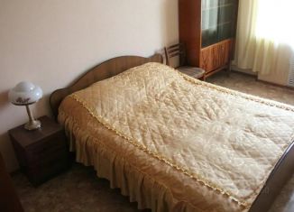 Сдам однокомнатную квартиру, 65 м2, Челябинская область, улица Цвиллинга, 40