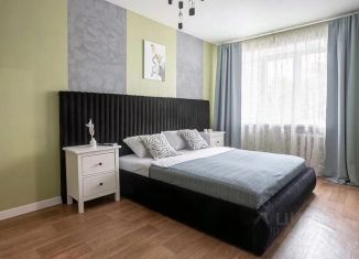 Сдам 2-ком. квартиру, 80 м2, Воронеж, улица Димитрова, 157