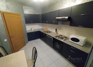 Аренда двухкомнатной квартиры, 78 м2, Москва, Сумской проезд, 19, метро Чертановская