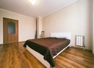 Сдаю в аренду 2-комнатную квартиру, 70 м2, Тюмень, улица Муравленко, 10