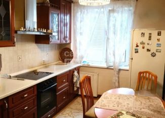 Продаю 3-ком. квартиру, 78 м2, Курган, улица Васильева, 30