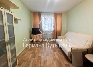Продаю комнату, 18 м2, Волгоград, улица Дегтярёва, 4А