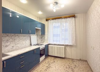 Продается четырехкомнатная квартира, 68.7 м2, Вологодская область, Поселковая улица, 6Б