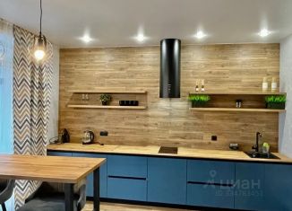 Сдается в аренду квартира студия, 42 м2, Брянск, улица Горбатова, 18