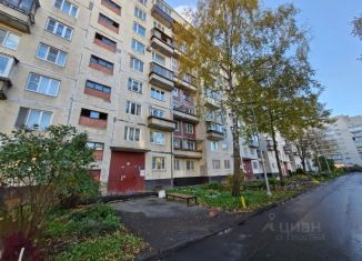 Продаю комнату, 89.1 м2, Санкт-Петербург, Заводской проспект, 44