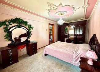 Продается двухкомнатная квартира, 41 м2, Астрахань, улица Татищева, к14