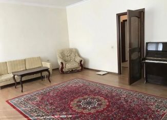 Сдается 2-ком. квартира, 100 м2, Махачкала, улица Габитова, 14Д
