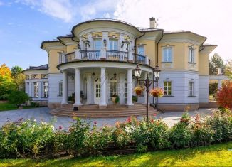 Продаю коттедж, 1800 м2, Московская область