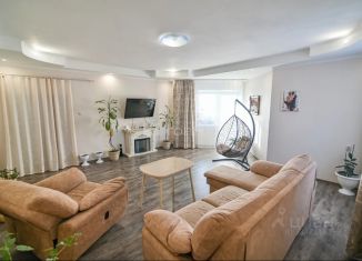 Продается трехкомнатная квартира, 102.3 м2, Барнаул, проспект Ленина, 119