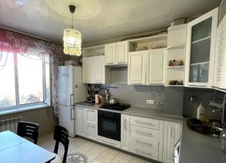 Продам 3-комнатную квартиру, 71 м2, Энгельс, Степная улица, 39