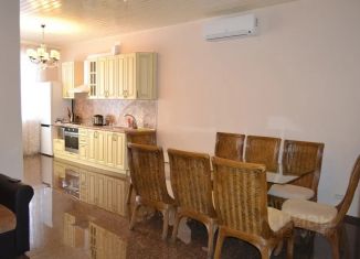 Аренда дома, 230 м2, деревня Зелёная Поляна, Озёрная улица, 9Б