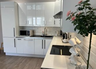 Продажа 3-комнатной квартиры, 103.7 м2, Астрахань, улица Сен-Симона, 42к3