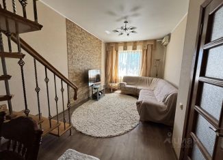 Продается 3-ком. квартира, 73 м2, Астрахань, улица Софьи Перовской, 89, Кировский район