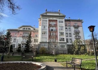 Продам многокомнатную квартиру, 295.9 м2, Кировская область, улица Молодой Гвардии, 45